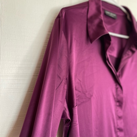 Lane Bryant size 18 plum velvet button-down shirt - Picture 3 of 4